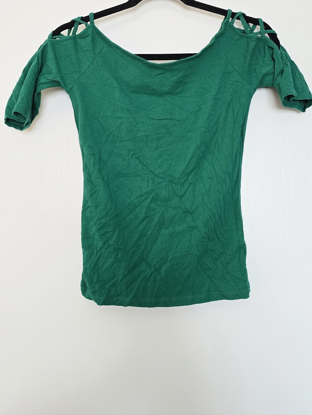 Ambiance - Green Short-Sleeve Cotton Top W Strappy Cut-Out Cold-Shoulder Detail
